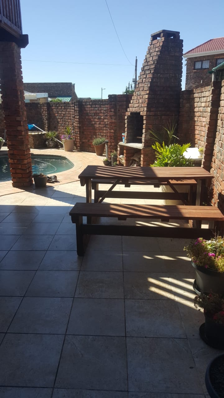 4 Bedroom Property for Sale in Seavale Eastern Cape